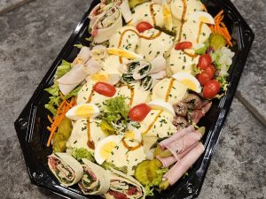 20251217_122632 Saladebuffet huzaren/zalm (deluxe)