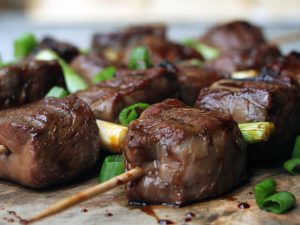 Biefspies in huis gemaakte marinade