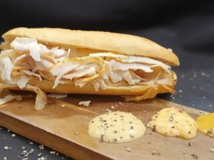 Broodje Hessel (warme varkensrollade)